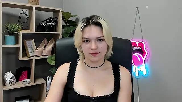 SweetLilyxo webcam