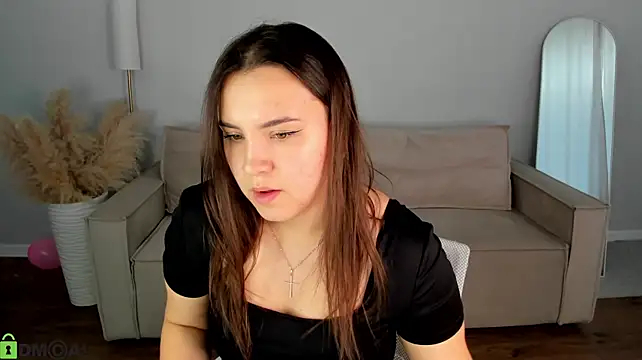 Nelie_Evans webcam