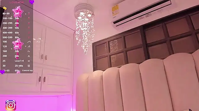 Chloe_Miiller webcam