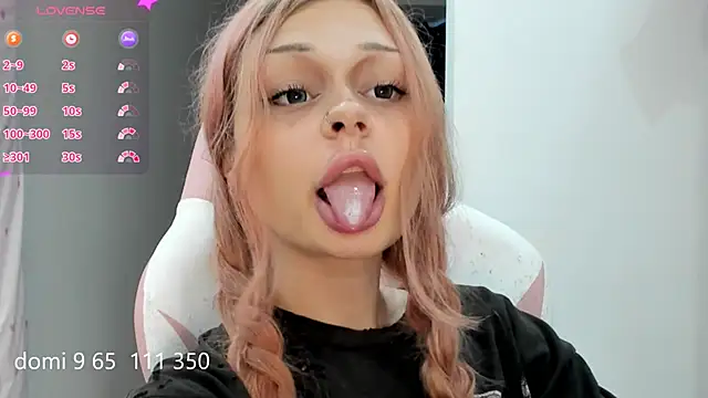 MelonyEmo webcam