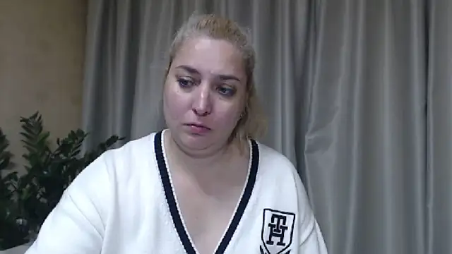 sweetpussy13 webcam