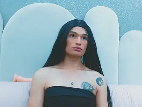 Carol_lit webcam