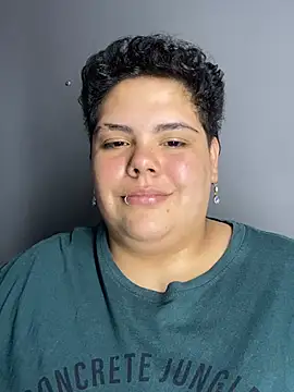 Hailey_Curvy webcam