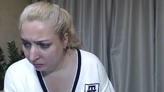 sweetpussy13 webcam