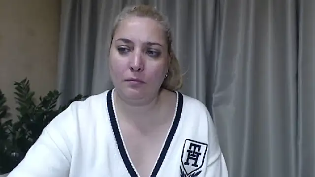 sweetpussy13 webcam