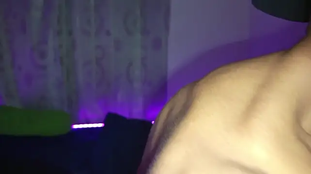 sweet_little232 webcam