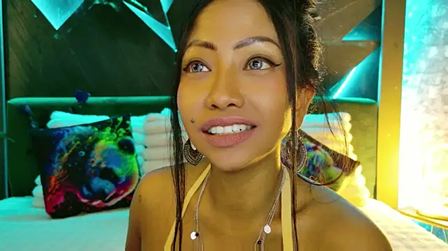 ElyaQuinn live cam preview