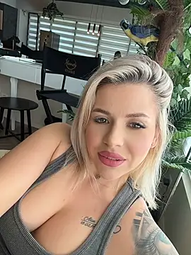 IveySin webcam
