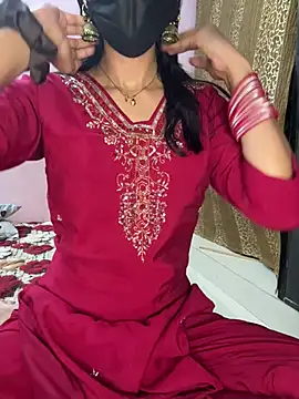 kiaraqueen7 webcam