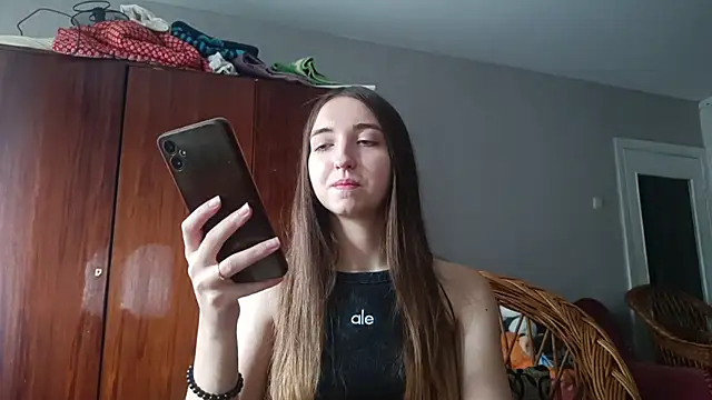 WynonaFarhat webcam