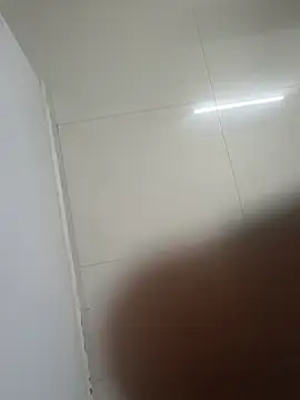 nithisg1223 live cam on StripChat