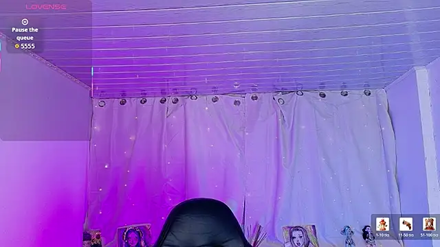 Lisa_sparkleee live cam on StripChat