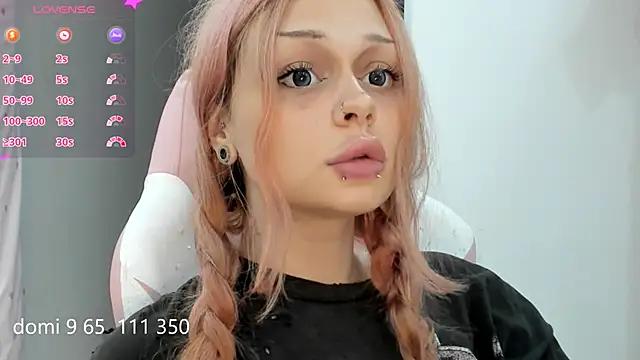 MelonyEmo webcam