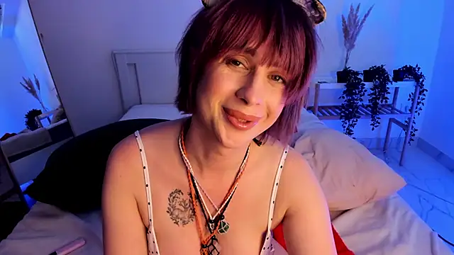 Lucy_Grayyy live cam on StripChat