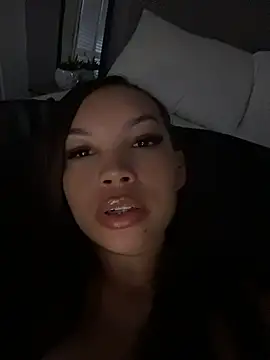 nikkiloveee webcam