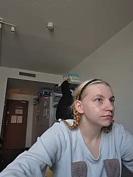 LiyaKasper webcam