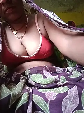 Priya_cutR webcam
