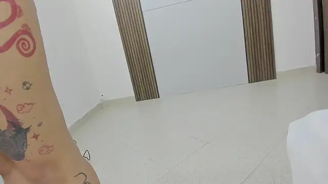 alice_morgansuckss webcam
