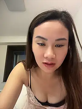 Yioyio-666 webcam