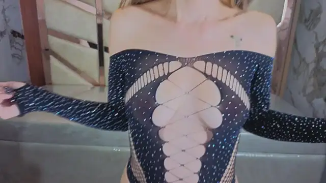 bella_kiss_a