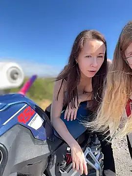 Bikergirl_97 webcam