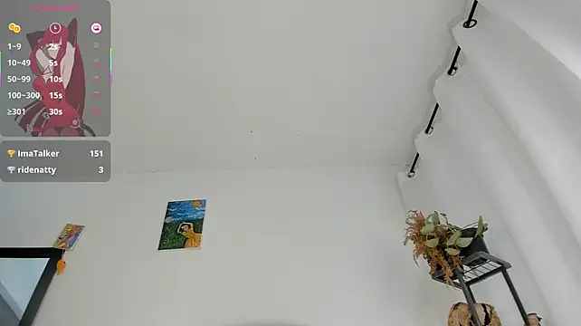 Mia-Valeria- webcam