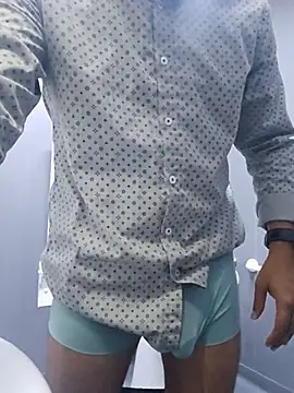 Whiteboy2o22 webcam