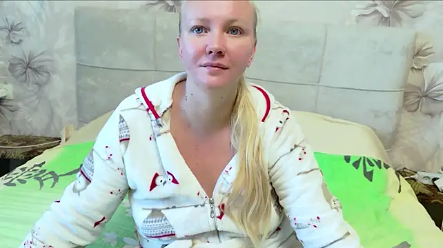 PrettyHairyBlonde