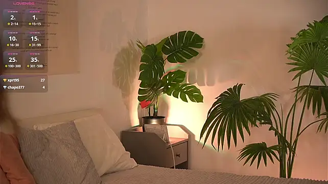 Naomi_Vibe_ live cam preview