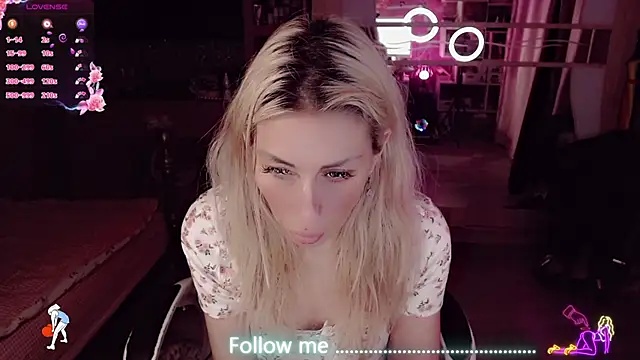 AnnieGOld_ webcam