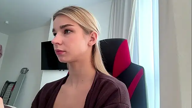 PickmeGirl webcam