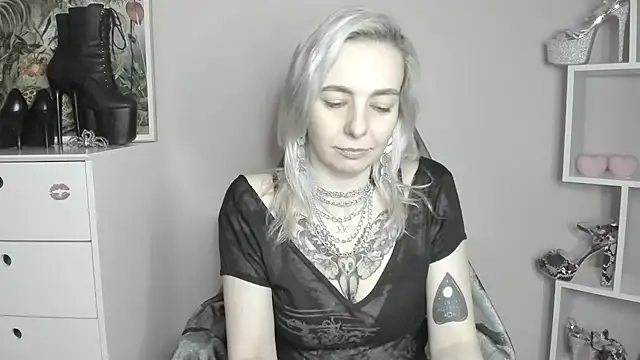 velvetanne live cam on StripChat