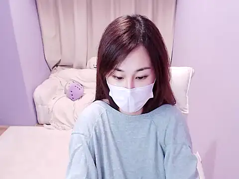 Momo-77 live cam on StripChat