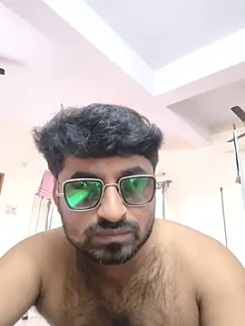 Lickingmaster_Bull420 live cam on StripChat