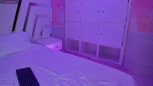 little_doll4u__ webcam