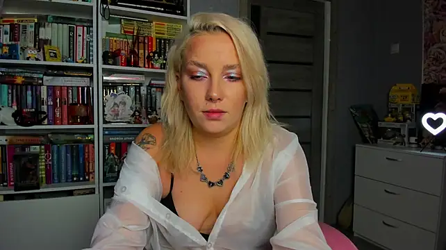 Julia_666 webcam