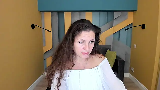 EllaLong webcam