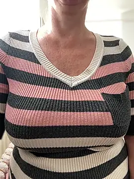 sweetmystery1 live cam on StripChat