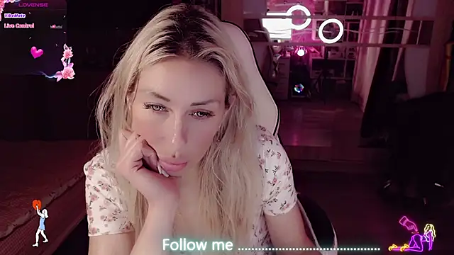 AnnieGOld_ webcam