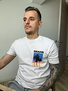 Huge_cock22cm live cam on StripChat
