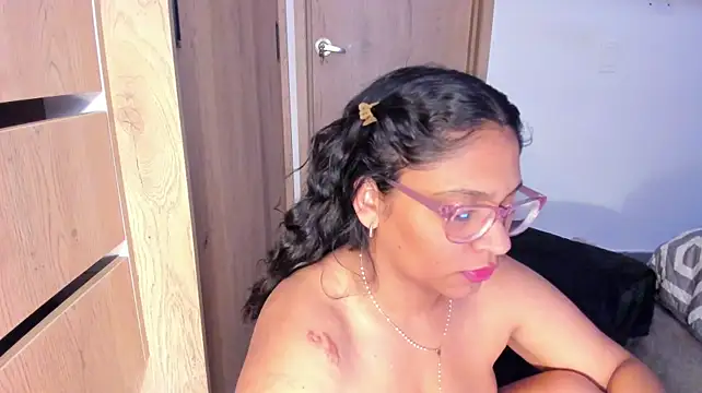 Vickyy30_ webcam