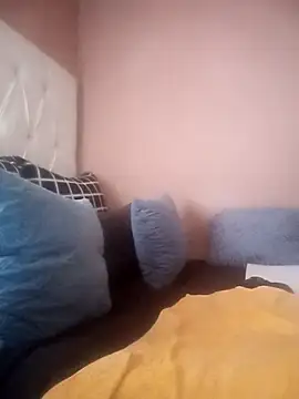 squitbooty (F milf) - Help me replace my streaming lights plz