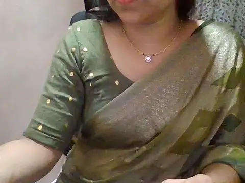 Diya_7 live cam on StripChat