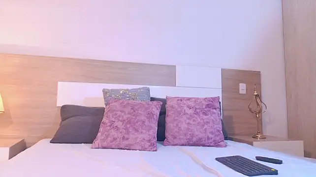 KristhenBella webcam