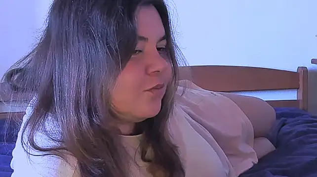 Kira_Magni webcam