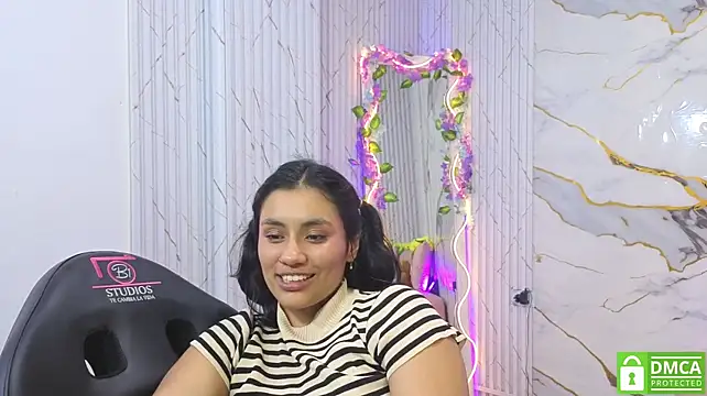 PEACHY_TAY webcam