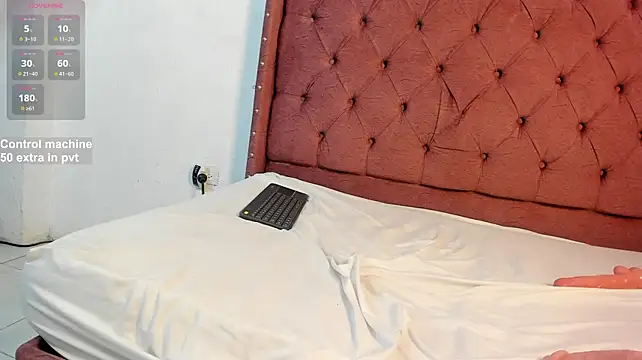 lau_hotfox webcam