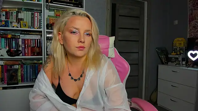 Julia_666 webcam