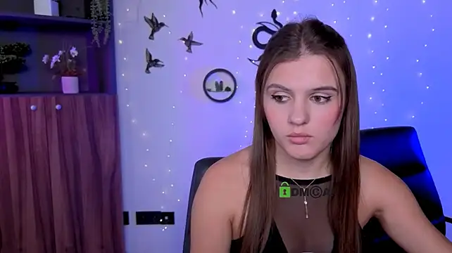 lisa_dark_ webcam