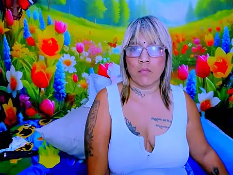 indianroxy webcam
